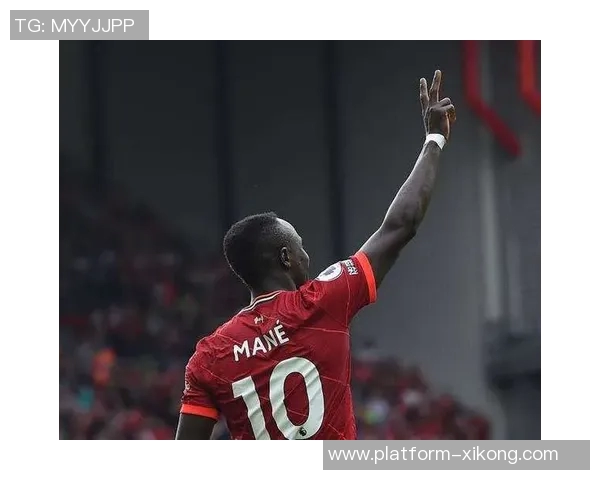 18岁恩迪亚耶因马内激励梦想穿上红军战袍与利物浦签约照片曝光