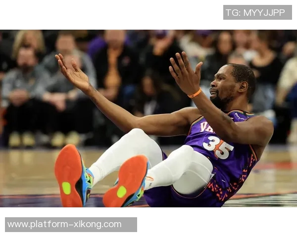 杜兰特关键时刻发威23投12中砍下28分助球队逆转取胜